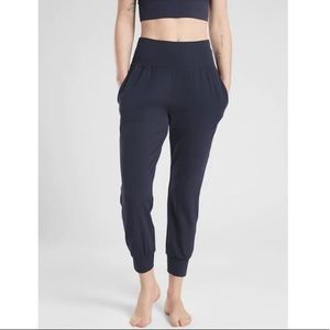 Athleta Salutation Jogger NWT